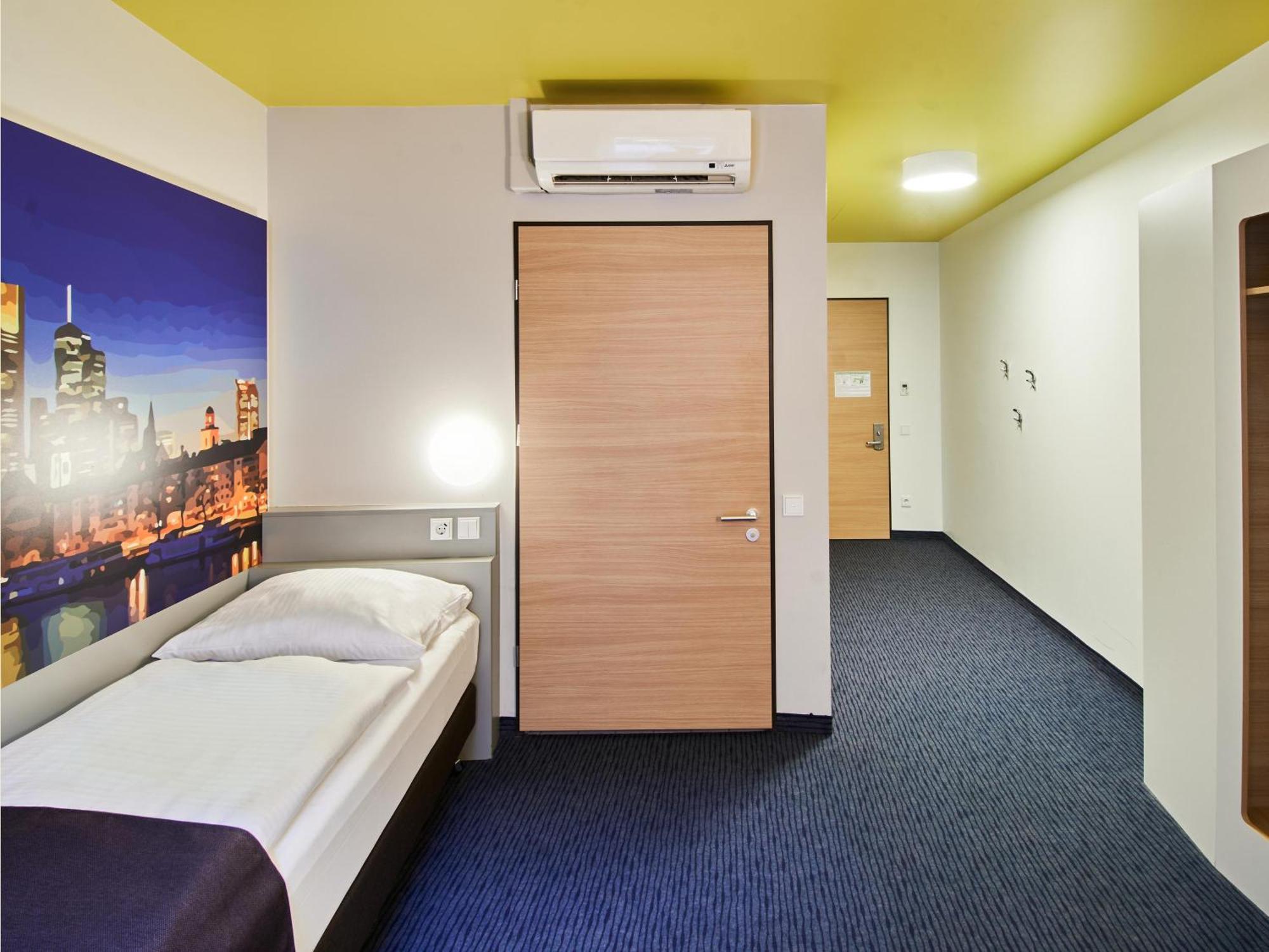 B&B Hotel Frankfurt-Hbf Frankfurt am Main Buitenkant foto