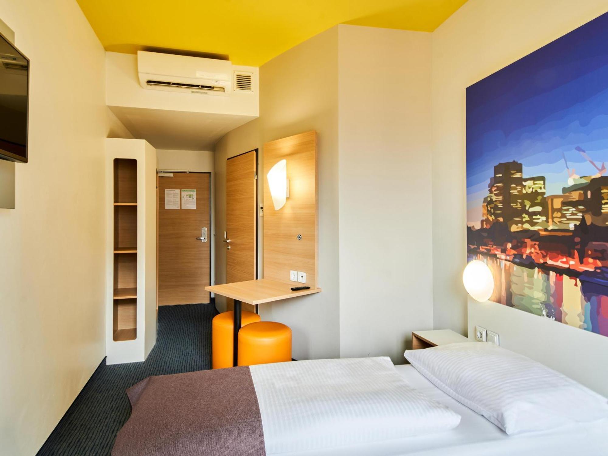 B&B Hotel Frankfurt-Hbf Frankfurt am Main Buitenkant foto
